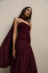 AVEC STUDIO - Vestido largo Ari Dress con capa "Brisa Maxi"